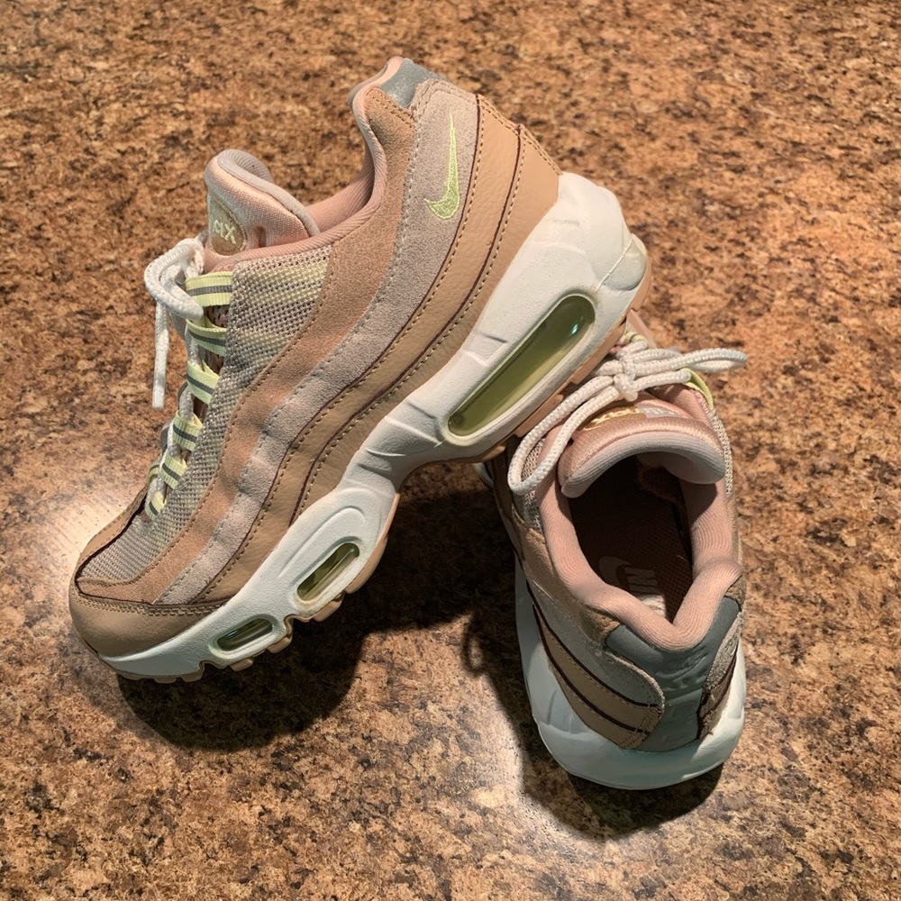 EUC Nike Air Max 95 7.5 RARE HTF
